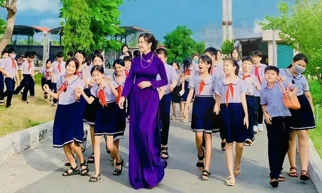 Toàn bộ Bảng lương Giáo viên THPT, Giáo viên THCS, Tiểu học và GVMN các cấp được xếp cao nhất trong hệ thống thang bậc lương hành chính sự nghiệp thì Bảng lương Giáo viên các cấp dự kiến sẽ ra sao?