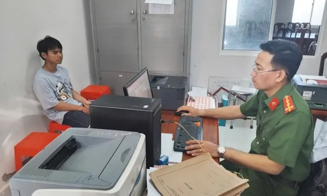 Tạm giữ Trần Nhật Duy, 18 tuổi