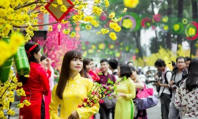 Người lao động nghỉ Tết Nguyên đán sớm có được hưởng lương không?