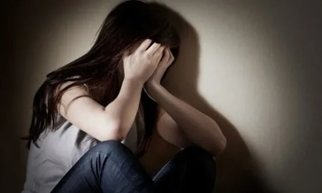 Mẹ tái hôn với bố dượng, tôi bật khóc với lời đề nghị của ông ngày đầu về sống chung dưới 1 mái nhà