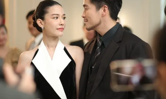 Chồng cũ lái xe sang đến dự đám cưới tôi, thấy cô gái đi bên cạnh anh ấy thì mìm cười khép lại quá khứ