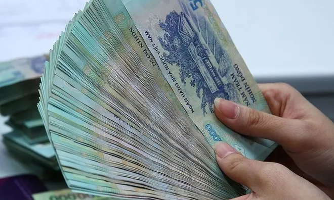Cán bộ, NLĐ được nhận 2.000.000 đồng/người/tháng đến năm 2028 cho chi phí tiền ăn theo Nghị quyết 40 khi thuộc trường hợp nào?