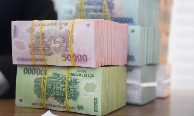 Công dân Việt Nam sẽ được nhận 600.000 đồng tiền mặt từ Ngân sách nhà nước là phần quà mừng việc gì?