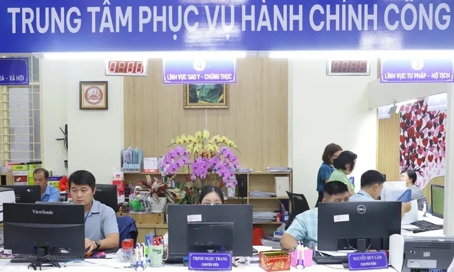 Sau năm 2026 toàn bộ CBCCVC chấm dứt hưởng phụ cấp thâm niên và các phụ cấp ưu đãi, phụ cấp độc hại, nguy hiểm, phụ cấp trách nhiệm sẽ gộp với nhau thành một khoản phụ cấp mới có tên gọi là gì?