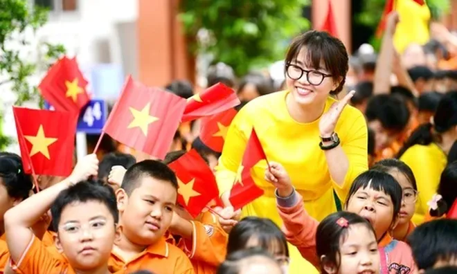 Ngoài tiền lương thì Nhà nước còn có chính sách hỗ trợ đối với giáo viên như thế nào?