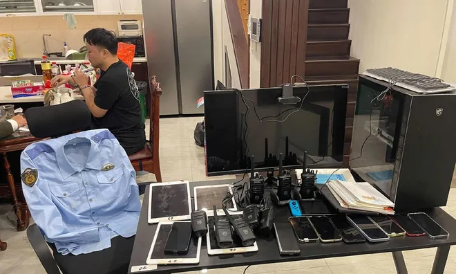Cảnh sát ập vào 4 căn hộ tại Hà Nội, lộ bí mật kinh hoàng