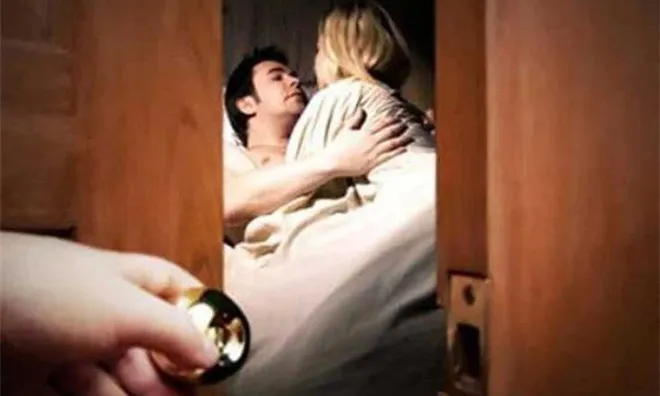 Trót đi quá giới hạn với bạn thân của vợ, tôi chết lặng khi cô ấy đưa 1 tờ giấy