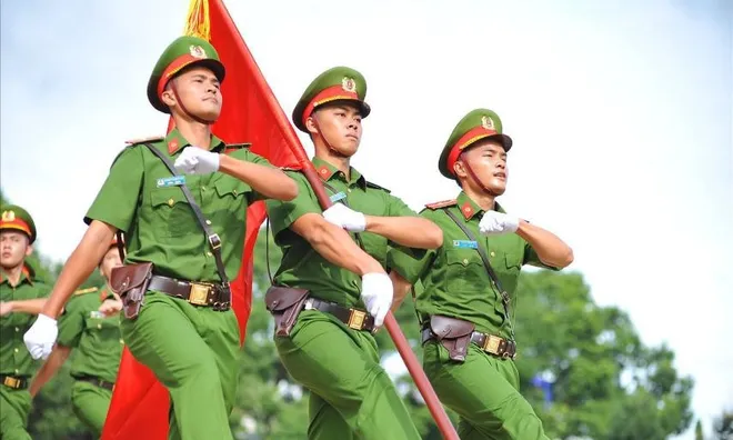 Bảng lương Công an, Quân đội dự kiến ra sao nếu lương cơ sở tăng 8% từ 1/7?