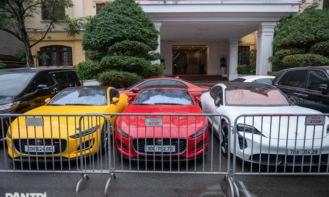 Sửng sốt trước dàn siêu xe, mô tô, vàng, đồng hồ bị thu giữ của Mr Pips