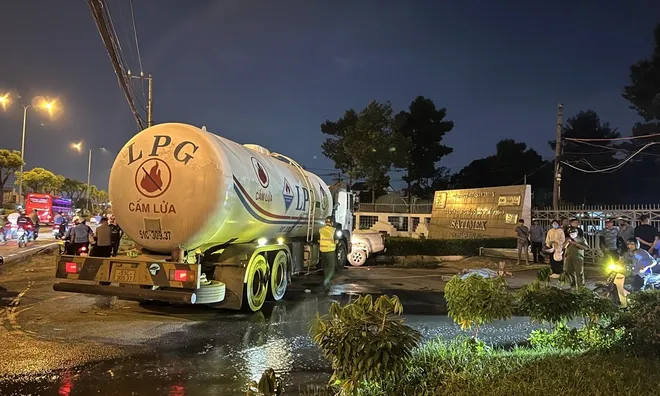 Tài xế đột tử gục trên vô lăng, xe bồn mất lái "càn quét" đường phố gây tai nạn liên hoàn
