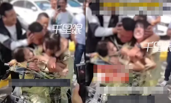 2 phù dâu bị trói chặt vào xe đạp, cưỡng hôn thô bạo ngay trong đám cưới, hành động của những người chứng kiến khiến CĐM tranh cãi dữ dội