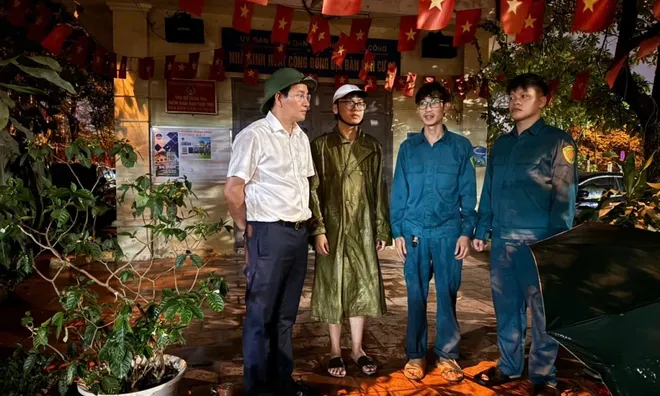 Bão số 3 Wipha áp sát, Hà Nội cấp tốc di dời dân khỏi chung cư nguy hiểm