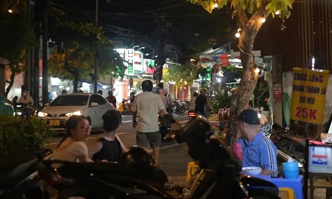 TP.HCM: Người đàn ông "bỏ của chạy lấy người" khi bị kiểm tra nồng độ cồn