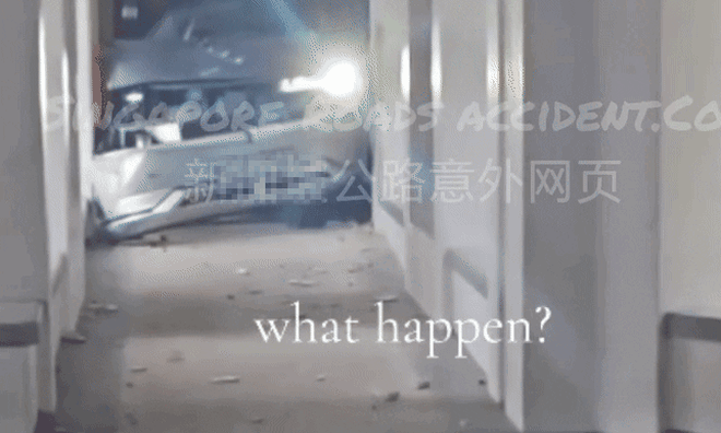 Clip: Ô tô mắc kẹt khó tin lửng lơ giữa 2 bờ tường sau tai nạn