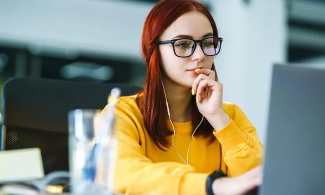 Gen Z biến thói quen lướt mạng thành tiền: Cài app, bán dữ liệu, nhận ngay tiền triệu mỗi tháng