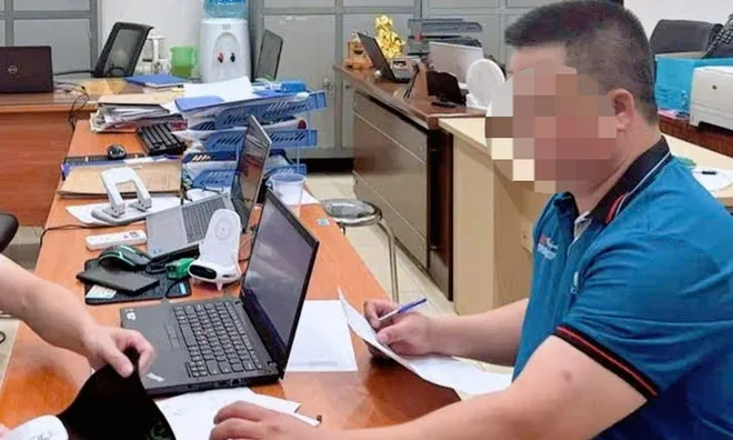 Hé lộ danh tính người đàn ông rút chìa khóa xe khách rồi bỏ đi, gây náo loạn trên đường Vành đai 3