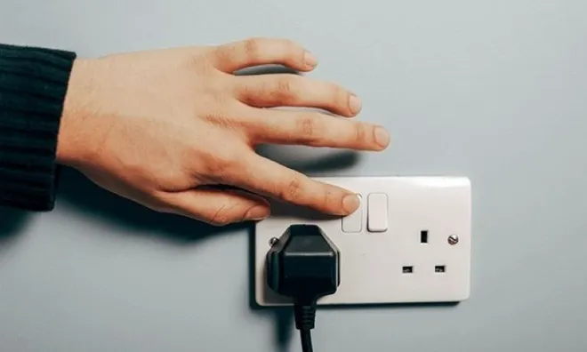 Sử dụng điện an toàn trong mùa mưa bão: Những điều cần lưu ý