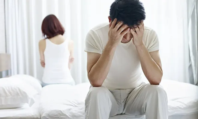 Phát hiện vợ mang thai con hàng xóm, người chồng nổi điên vác dao truy sát tình địch giữa đêm