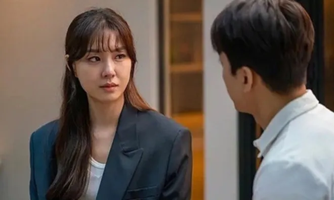 Gặp lại người yêu cũ trong buổi họp lớp, tôi bàng hoàng khi biết bí mật anh giấu kín suốt 12 năm