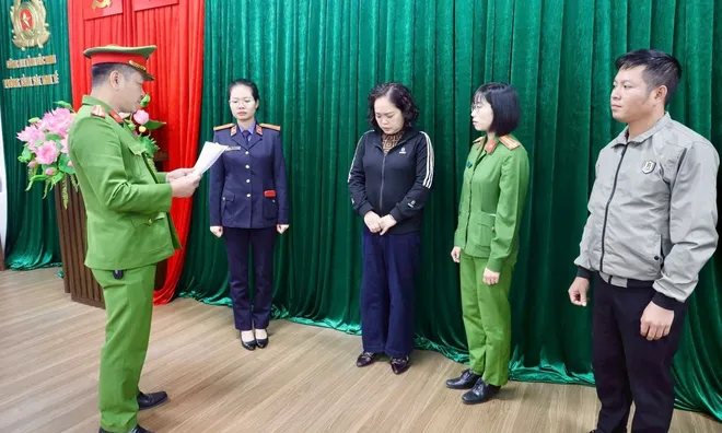 Bắt 2 nữ cán bộ thuế nhận 4,3 tỷ đồng của doanh nghiệp