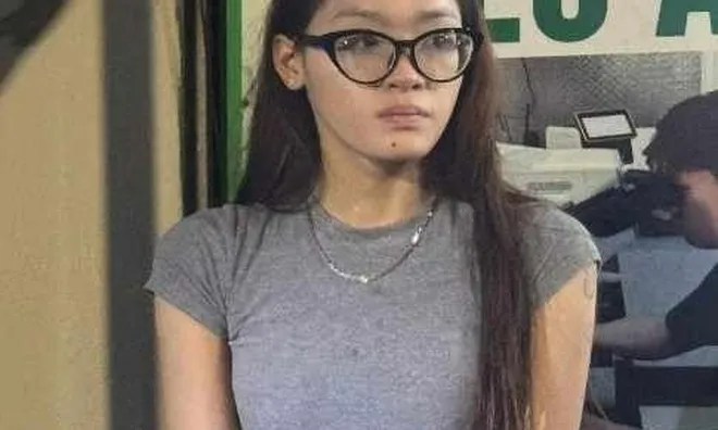 Bắt quả tang "hot girl" Trịnh Nguyễn Tường Vy (SN 2007) có hành vi "mờ ám"