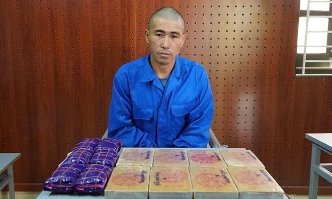 Bắt Tráng A Páo, thu giữ 10 bánh ma túy