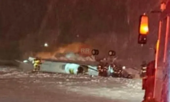 Rơi máy bay thương gia chở 8 người giữa bão tuyết