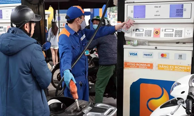 Đề xuất giảm thuế nhập khẩu xăng dầu về 0%: Bộ Tài chính giải thích ra sao?