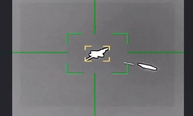 Clip:  "Tiêm kích tia chớp" F-35 của Mỹ trở thành mục tiêu của hệ thống phòng không Iran