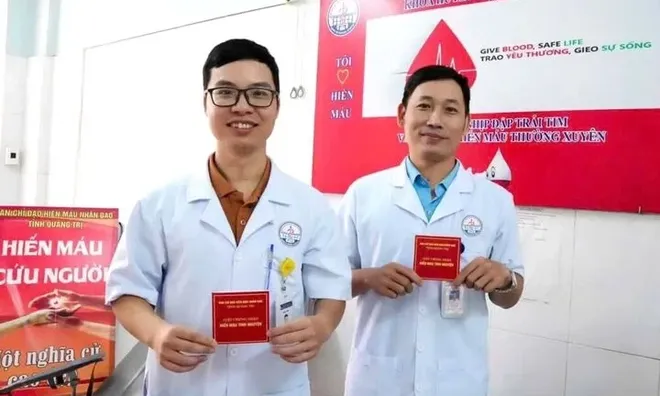 Cảm động bác sĩ, nhân viên hiến máu giúp sản phụ sốt xuất huyết vượt cạn thành công