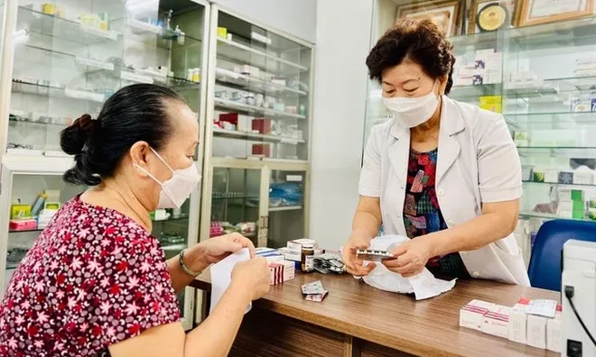 Hơn 20 năm mở phòng khám miễn phí cho bệnh nhân: Câu chuyện cảm động về những người thầy thuốc nghỉ hưu