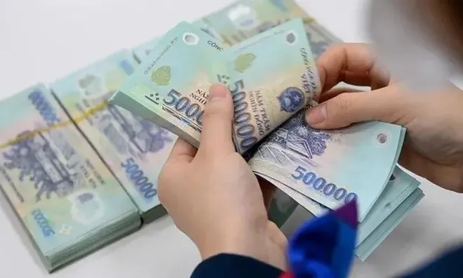 Trường hợp cán bộ, công chức, viên chức nào được hưởng 50% tháng tiền lương hiện hưởng theo Nghị định 154 cho mỗi năm công tác có đóng BHXH bắt buộc