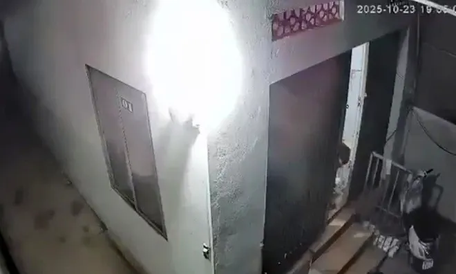Vụ đôi nam nữ bị chém trong phòng trọ ở Quảng Ngãi: Camera ghi khoảnh khắc kinh hoàng, tiết lộ mối quan hệ của nghi phạm và nạn nhân nữ
