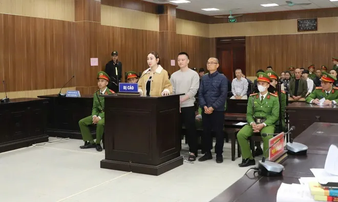 Mua nhà 13 tỷ đồng, làm hợp đồng chỉ 3,7 tỷ đồng, vợ chồng trùm giang hồ Vi "Ngộ" lĩnh án ra sao?
