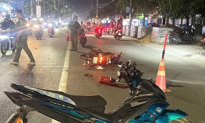 Hai xe máy tông nhau, 1 người chết, 3 người bị thương tại Tp HCM