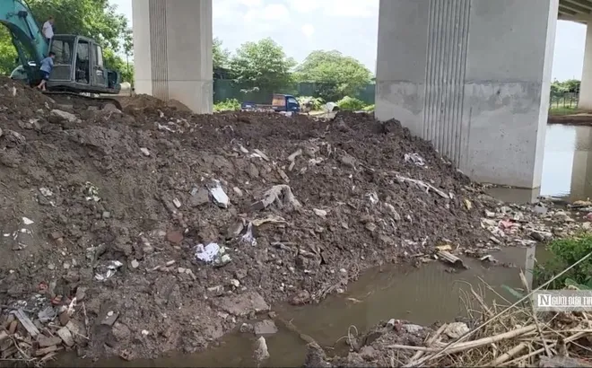 Hà Nội: Công trình nghìn tỷ đang bị xâm phạm