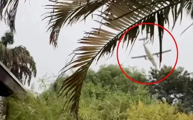 Video: Cảnh máy bay chở 61 người xoay vòng trên trời rồi lao xuống khu dân cư tại Brazil