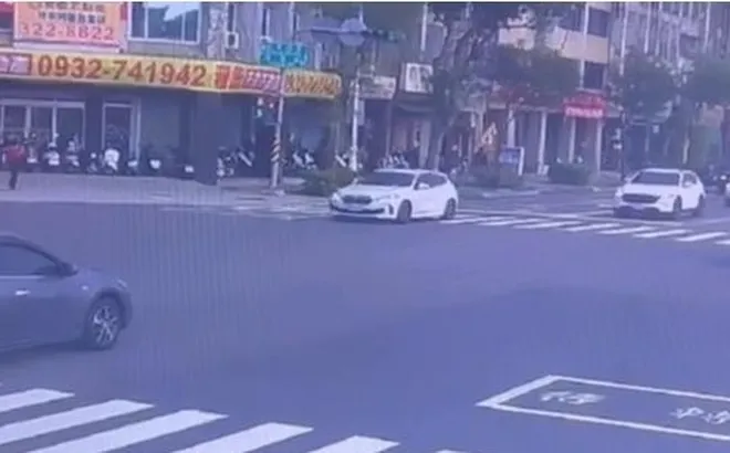 Clip: Đau xót cảnh con gái 6 tuổi tử vong vì bố gây tai nạn giao thông trong tình trạng say rượu