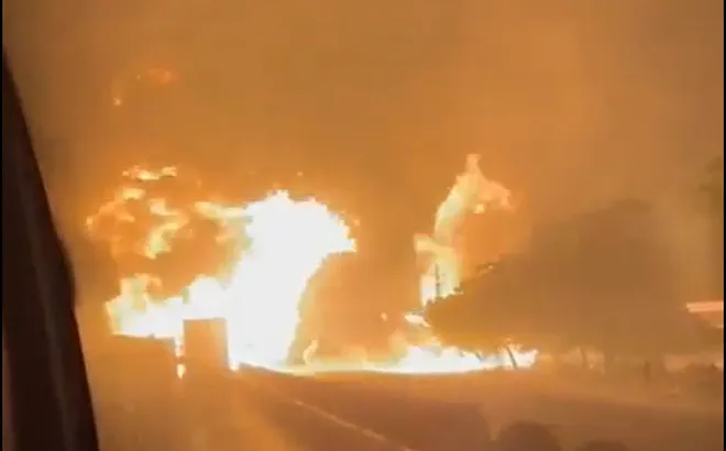 Clip: Xe chở gas nổ như bom, 54 người thương vong