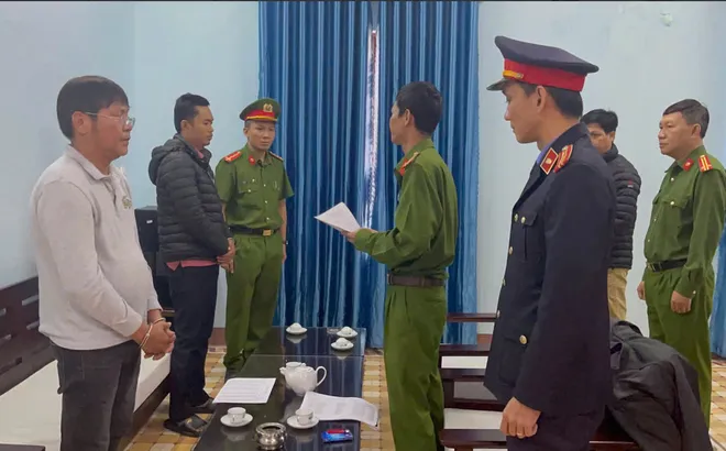 Bắt Trưởng Phòng quản lý đô thị vì tham gia nhận hối lộ khoảng 900 triệu đồng