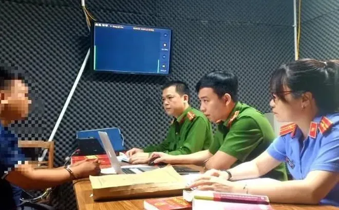 Chủ quán cà phê bắt tay cơ sở xông hơi, tắm thảo dược cắt phế 50% của gái bán dâm