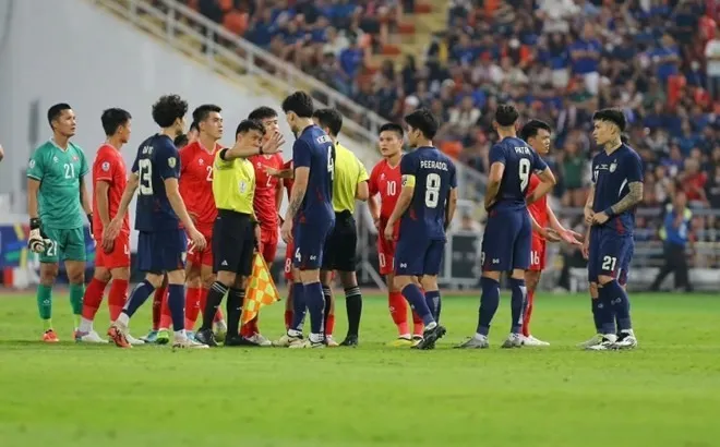 Cầu thủ Thái Lan nói gì khi trọng tài muốn "trả bàn thắng" cho đội tuyển Việt Nam?