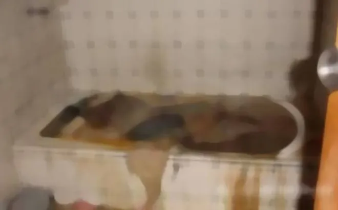 Phát hiện thi thể người phụ nữ trong bồn tắm: Hiện trường vạch trần âm mưu của gã chồng tồi