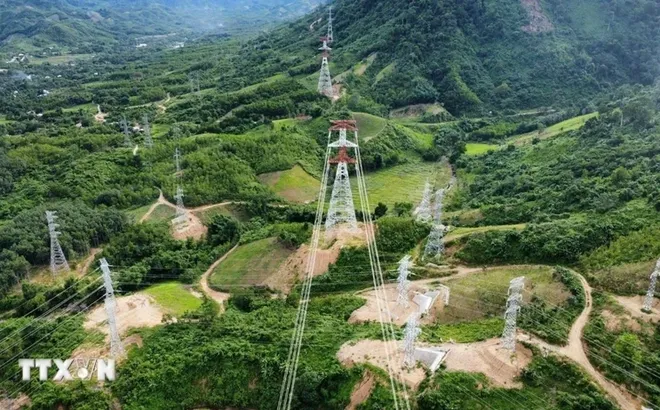 Đóng điện thành công dự án đường dây 500kV nhập khẩu điện từ Lào