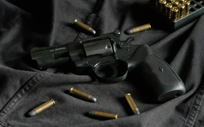 Trò đùa tử thần: Bắn chết bạn vì muốn "thử thách khả năng né đạn"