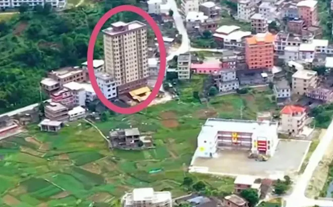 Cả làng chỉ nhà thấp, riêng một tòa nhà 15 tầng sừng sững: Bí mật của “Đại Kim Lâu” gây xôn xao