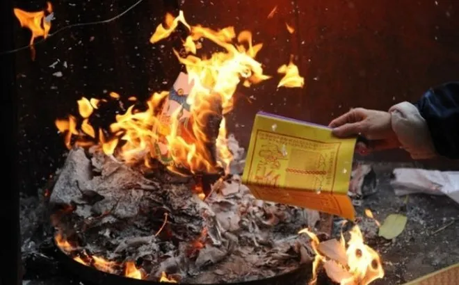 Chuyên gia phong thủy tiết lộ những lưu ý quan trọng khi hóa vàng năm 2026