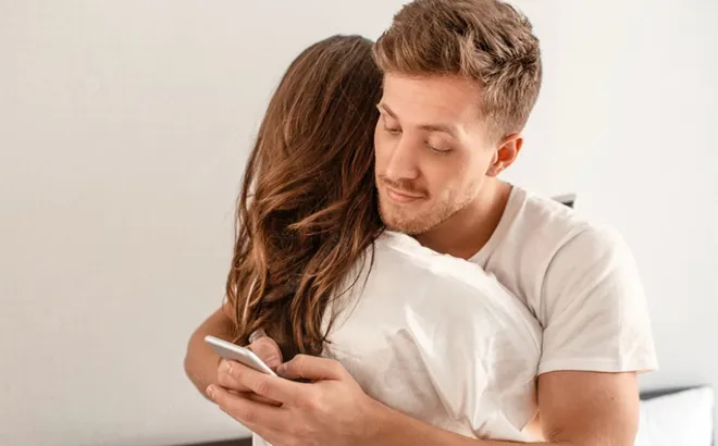 Lỗi đàn ông nào cũng mắc khi ngoại tình: Vừa phản bội lại vừa nói “anh vẫn yêu em”, chuyên gia chỉ ra 4 lý do