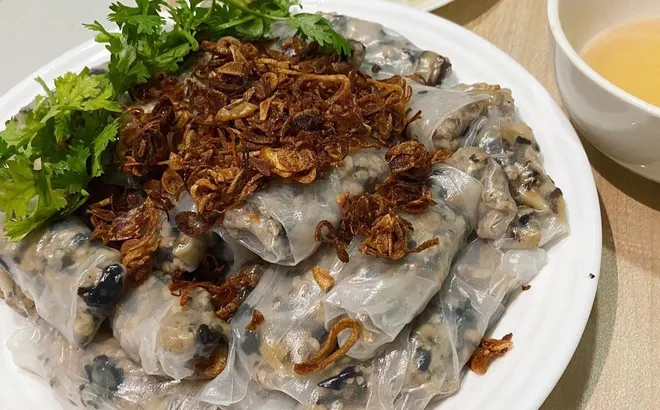 Món ăn vặt trên gánh hàng rong khiến hai nhà văn nổi tiếng phải tốn giấy mực ca ngợi: Điều đặc biệt giấu trong bát nước chấm