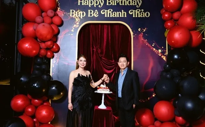 Chồng doanh nhân bay xuyên đêm từ Mỹ về, tạo bất ngờ "khủng" trong sinh nhật Thanh Thảo